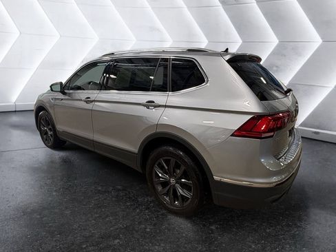 Used 2024 Volkswagen Tiguan SE w/ Panoramic Sunroof Package AWD/4WD image 6