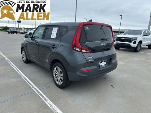 Used 2021 Kia Soul LX FWD image 4
