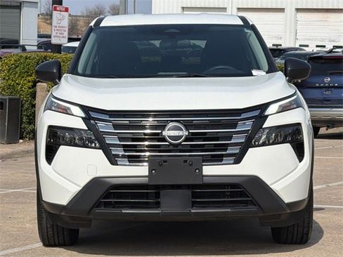 Used 2024 Nissan Rogue S image 2