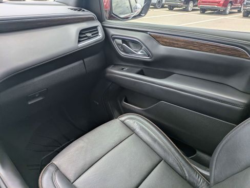 Used 2024 Chevrolet Tahoe High Country w/ Advanced Technology Package RWD image 16