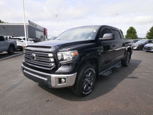 Used 2021 Toyota Tundra SR5 w/ Trail Edition AWD/4WD image 4