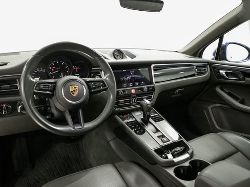 Certified 2023 Porsche Macan AWD/4WD image 13