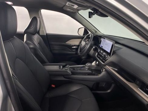 Used 2024 Toyota Grand Highlander FWD image 15