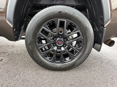 Used 2022 Toyota Tundra Limited w/ TRD Off-Road Package AWD/4WD image 17