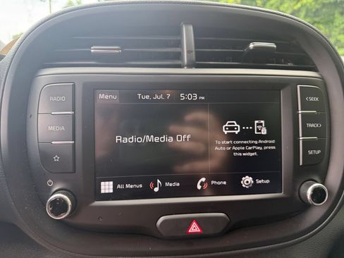 Used 2025 Kia Soul LX w/ LX Technology Package FWD image 20