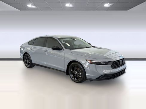 Used 2025 Honda Accord SE image 7