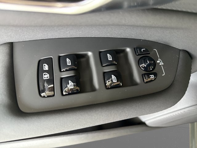New 2027 Volvo XC90 T8 Plus AWD/4WD image 14