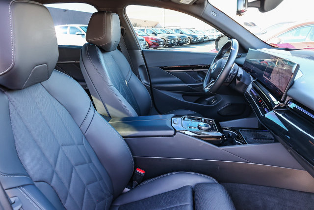 Used 2024 BMW 530i w/ M Sport Package RWD image 18