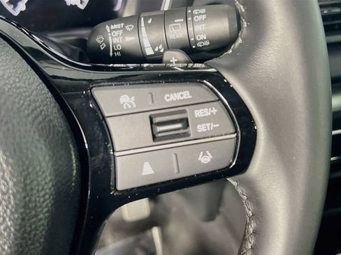 Used 2025 Honda Pilot EX-L image 18