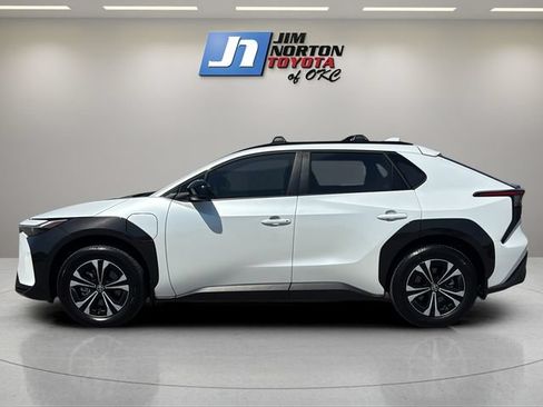 Used 2024 Toyota bZ4X FWD w/ Weather Package image 8