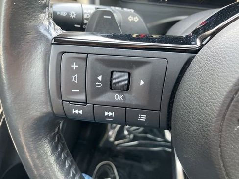 Used 2021 Nissan Rogue Platinum AWD/4WD image 16