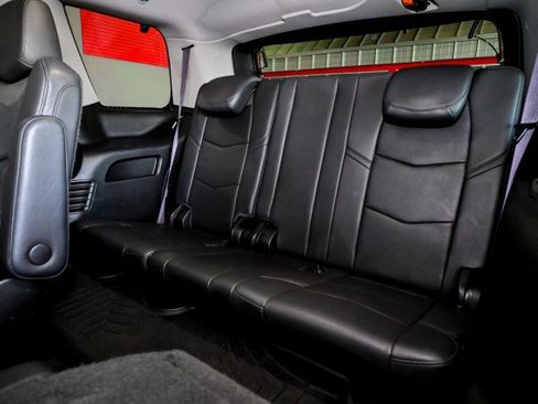 Used 2017 Cadillac Escalade Luxury AWD/4WD image 20