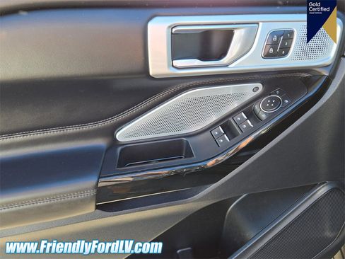 Certified 2022 Ford Explorer Platinum w/ Equipment Group 601A image 17