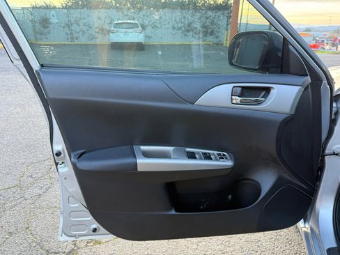 Used 2010 Subaru Impreza 2.5i image 11