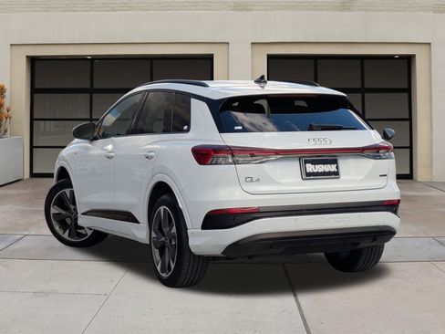Used 2024 Audi Q4 e-tron Prestige image 2