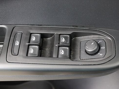 Used 2024 Volkswagen Taos S FWD image 16