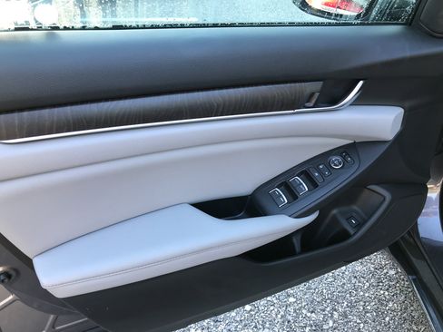 Used 2019 Honda Accord EX image 13