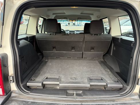 Used 2008 Dodge Nitro SXT image 16