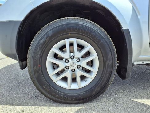 Used 2019 Nissan Frontier SV image 29