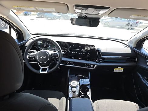 New 2025 Kia Sportage LX image 12