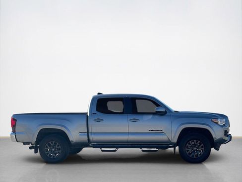 Used 2022 Toyota Tacoma SR5 image 10