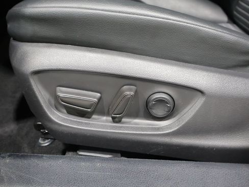 Used 2022 Toyota Camry SE w/ Convenience Package FWD image 10