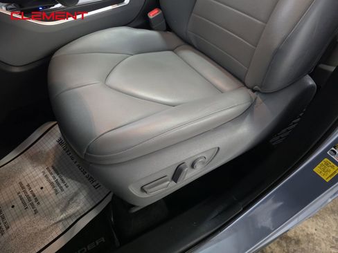 Used 2020 Toyota Highlander XLE w/ Protection Package #3 image 28