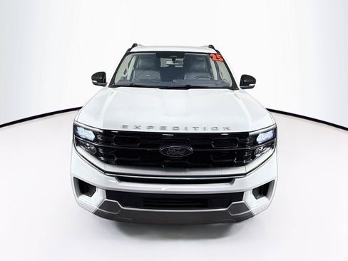Used 2025 Ford Expedition Max Platinum AWD/4WD image 13