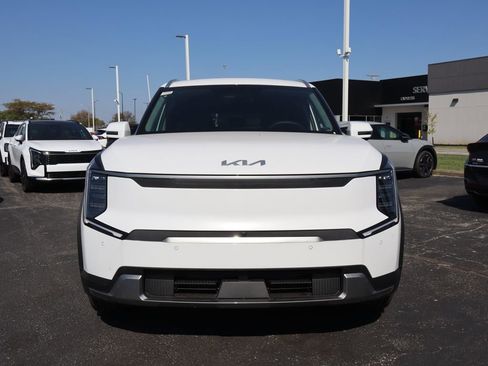 New 2026 Kia EV9 Wind image 2