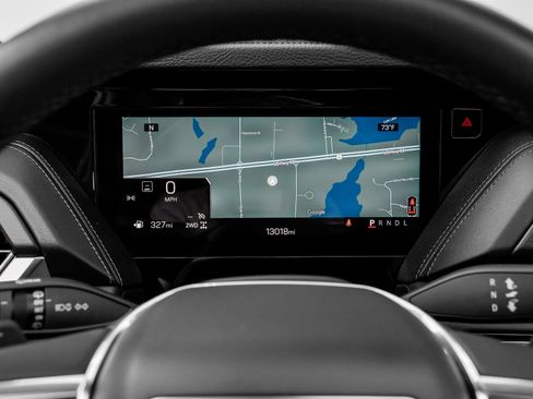 Used 2025 GMC Yukon Denali w/ Sun & Power Step Package image 47