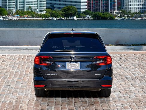 Certified 2024 Honda Odyssey Sport image 6