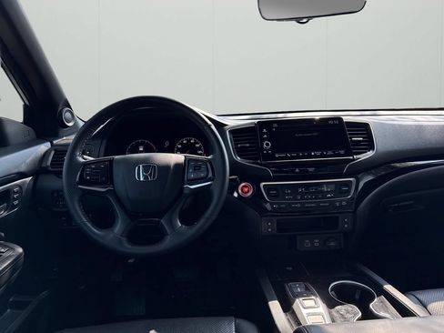 Used 2024 Honda Ridgeline Black Edition image 15