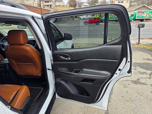 Used 2017 GMC Acadia SLT image 18