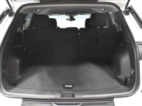 Used 2025 Chevrolet Blazer LT AWD/4WD image 27