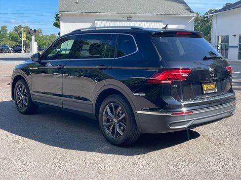 Used 2023 Volkswagen Tiguan SE w/ Panoramic Sunroof Package FWD image 27