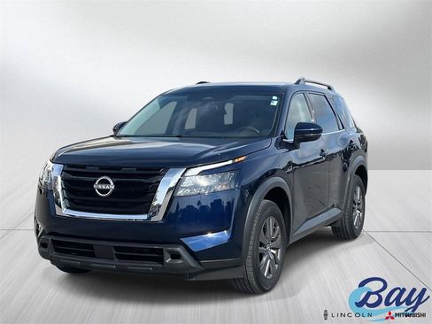 Used 2024 Nissan Pathfinder SV image 1