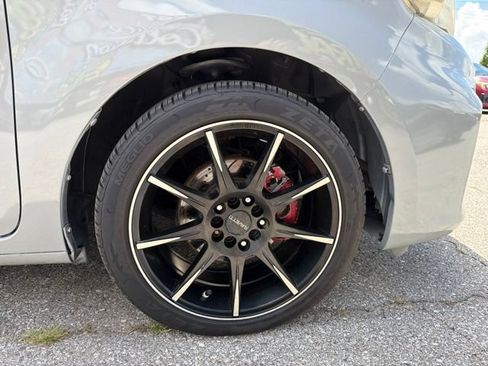 Used 2012 Scion xB FWD image 28