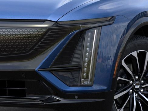 New 2025 Cadillac Lyriq Sport AWD/4WD image 10