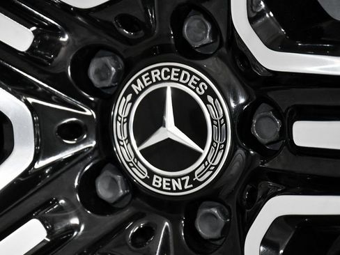 Used 2025 Mercedes-Benz GLE 450e 4MATIC w/ AMG Line Exterior image 94