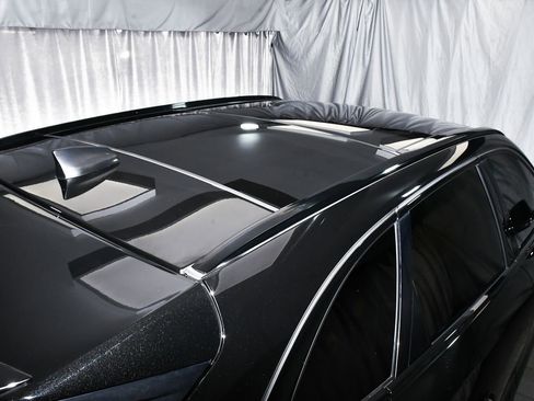 Used 2021 Jaguar F-PACE SVR image 92