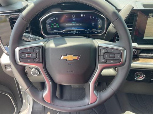 Used 2023 Chevrolet Silverado 1500 LT w/ Protection Package RWD image 7