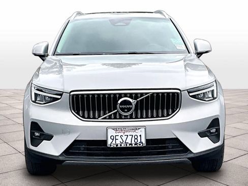 Used 2023 Volvo XC40 B5 Ultimate AWD/4WD image 3