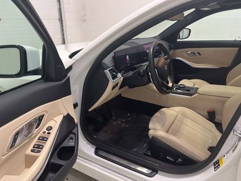 Used 2023 BMW 330i xDrive 330i xDrive w/ Driving Assistance Package image 19