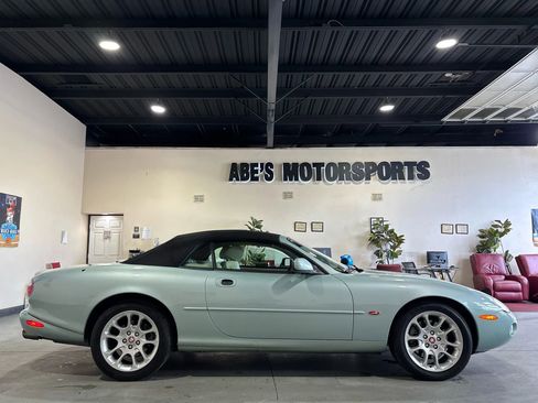 Used 2001 Jaguar XKR Convertible RWD image 9