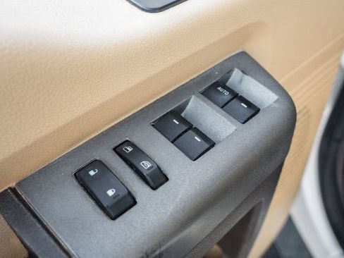 Used 2011 Ford F350 Lariat image 21