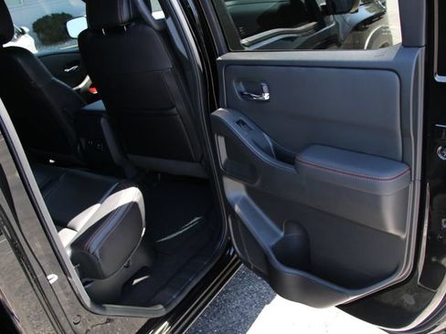 Certified 2024 Nissan Frontier PRO-4X w/ Pro Premium Package AWD/4WD image 27