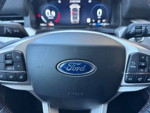 Used 2026 Ford Explorer Active AWD/4WD image 27