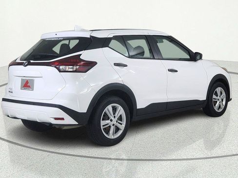 Used 2022 Nissan Kicks S FWD image 5