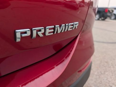 Used 2024 Chevrolet Equinox Premier FWD image 27