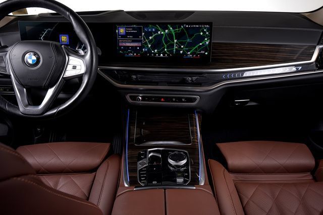 Used 2024 BMW X7 xDrive40i w/ Premium Package AWD/4WD image 36